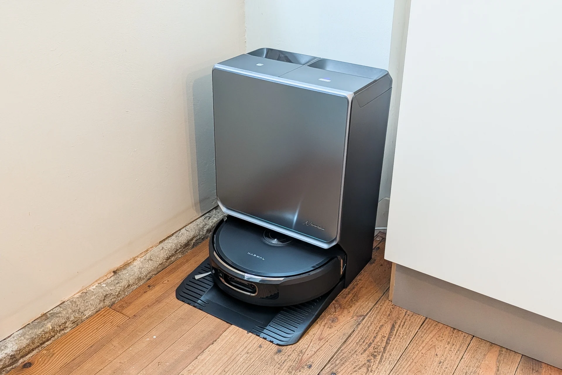 Narwal Flow 2 Review: One of the Few Premium Robot Vacuums That Actually Feels Thought Through Narwal Flow 2 Review: One of the Few Premium Robot Vacuums That Actually Feels Thought Through