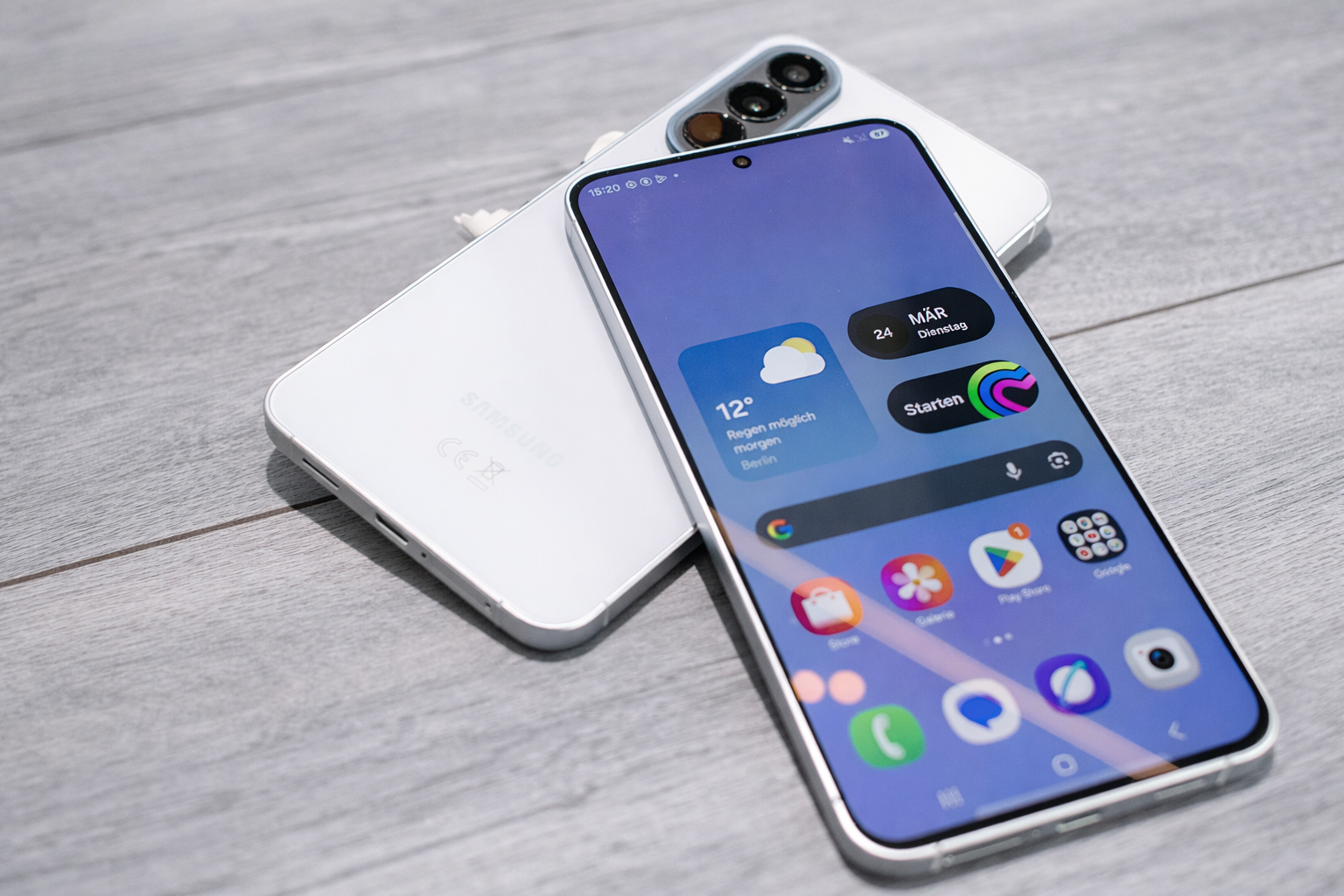 Samsung width=
