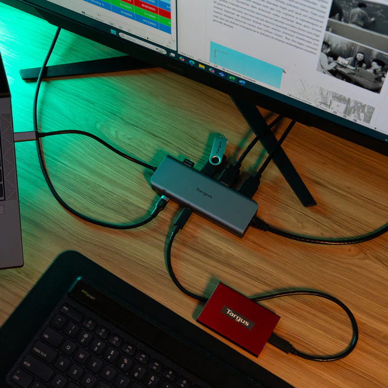 Targus DOCK403 Review: A Smart Travel Dock That Gets One Big Thing Very Right and One Big Thing Very Wrong Targus DOCK403 Review: A Smart Travel Dock That Gets One Big Thing Very Right and One Big Thing Very Wrong