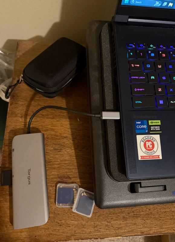 Targus DOCK403 Review: A Smart Travel Dock That Gets One Big Thing Very Right and One Big Thing Very Wrong Targus DOCK403 Review: A Smart Travel Dock That Gets One Big Thing Very Right and One Big Thing Very Wrong