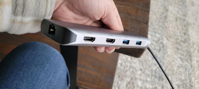 Targus DOCK403 Review: A Smart Travel Dock That Gets One Big Thing Very Right and One Big Thing Very Wrong Targus DOCK403 Review: A Smart Travel Dock That Gets One Big Thing Very Right and One Big Thing Very Wrong