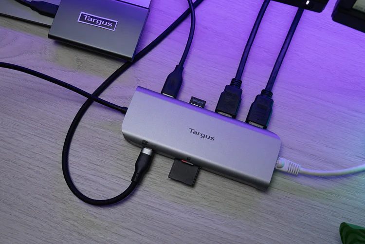 Targus DOCK403 Review: A Smart Travel Dock That Gets One Big Thing Very Right and One Big Thing Very Wrong Targus DOCK403 Review: A Smart Travel Dock That Gets One Big Thing Very Right and One Big Thing Very Wrong