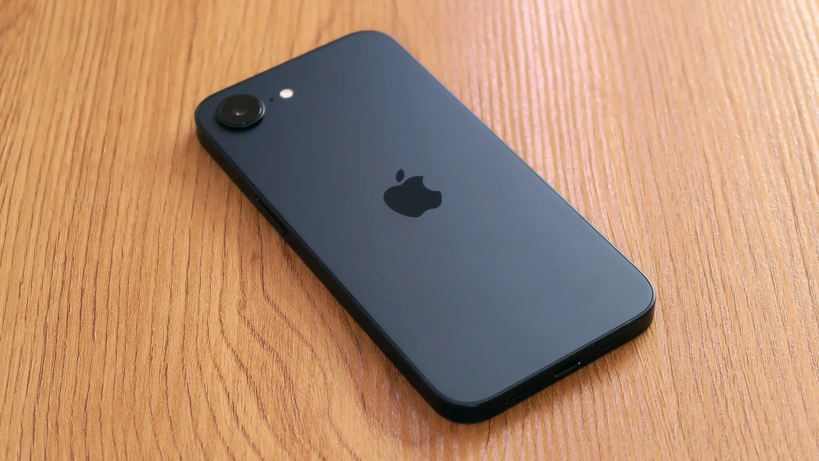 Apple iPhone 17e Against Apple iPhone 17 : Which One Makes More Sense? Apple iPhone 17e Against Apple iPhone 17 : Which One Makes More Sense?
