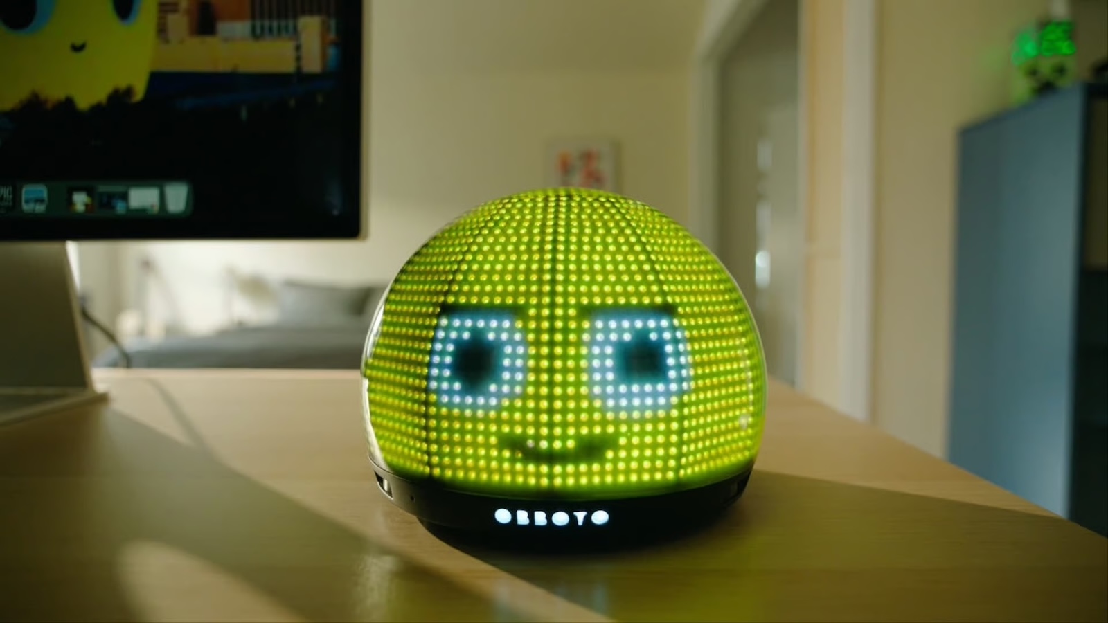 SwitchBot Obboto AI-Powered Globe Desk Light Review: A Brilliant Idea That Still Feels Half-Finished