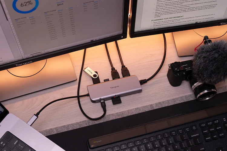 Targus DOCK403 Review: A Smart Travel Dock That Gets One Big Thing Very Right and One Big Thing Very Wrong