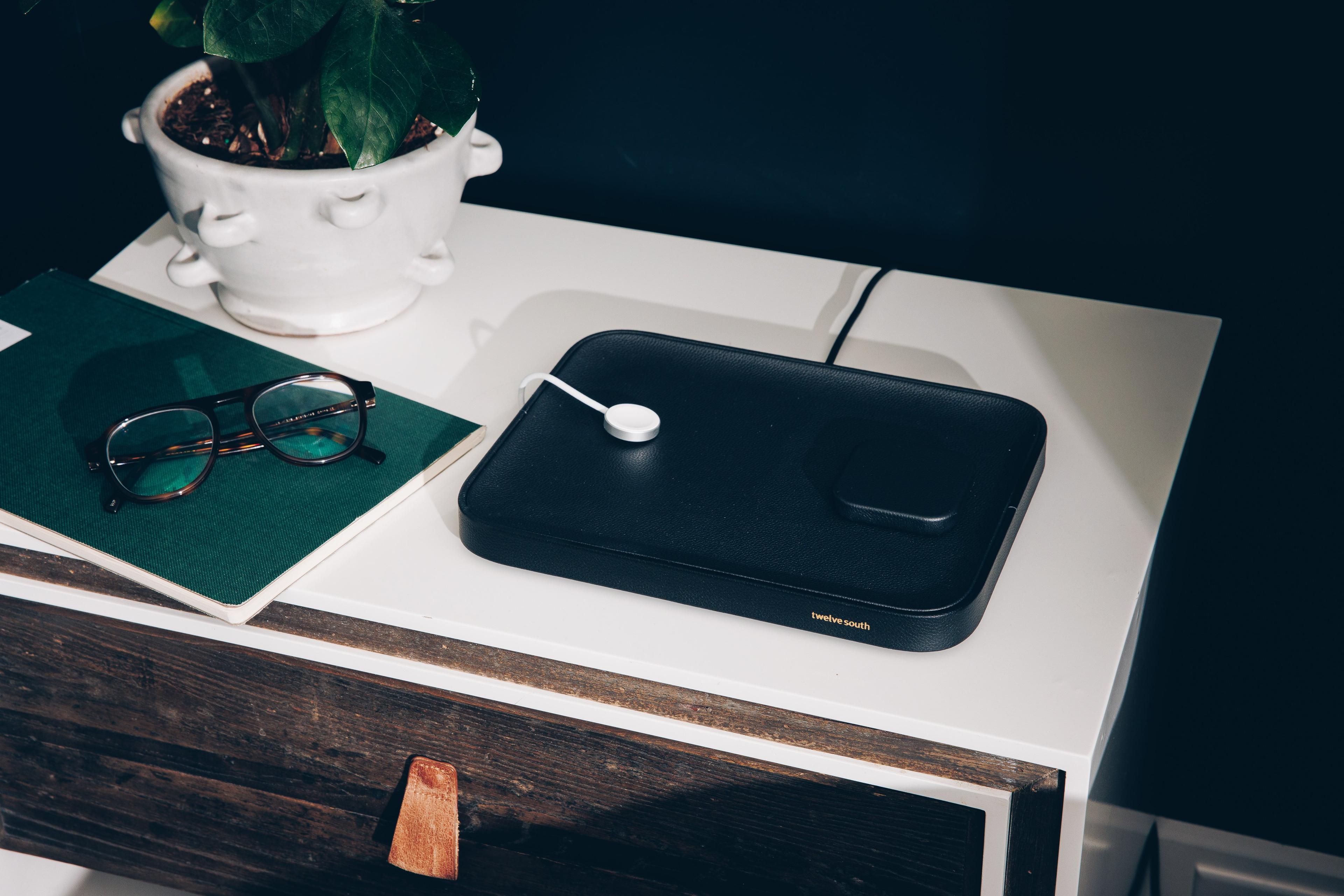 Twelve South Valet Review: The Kind of Charger You Buy for the Room as Much as the Phone Twelve South Valet Review: The Kind of Charger You Buy for the Room as Much as the Phone