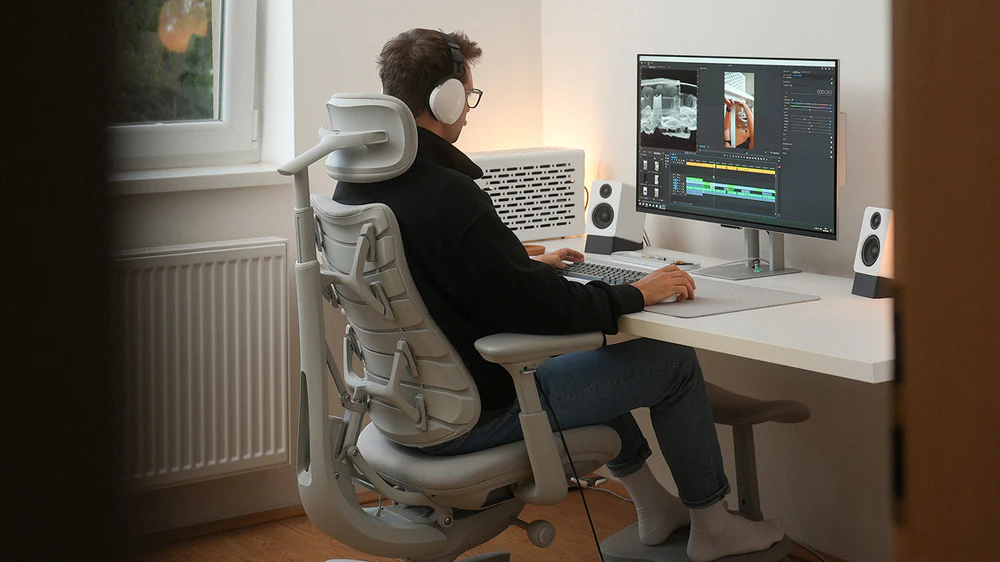 LiberNovo Omni Review: A wildly comfortable chair with a few expensive risks LiberNovo Omni Review: A wildly comfortable chair with a few expensive risks