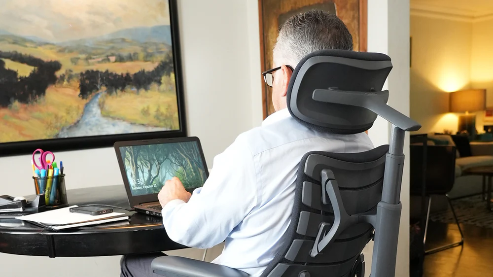 LiberNovo Omni Review: A wildly comfortable chair with a few expensive risks LiberNovo Omni Review: A wildly comfortable chair with a few expensive risks